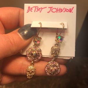 Betsey Johnson skull rose mismatch NWT Earrings